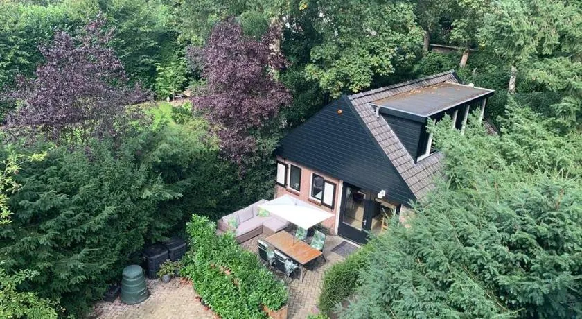 Private Garden House in Doorn - Image 1
