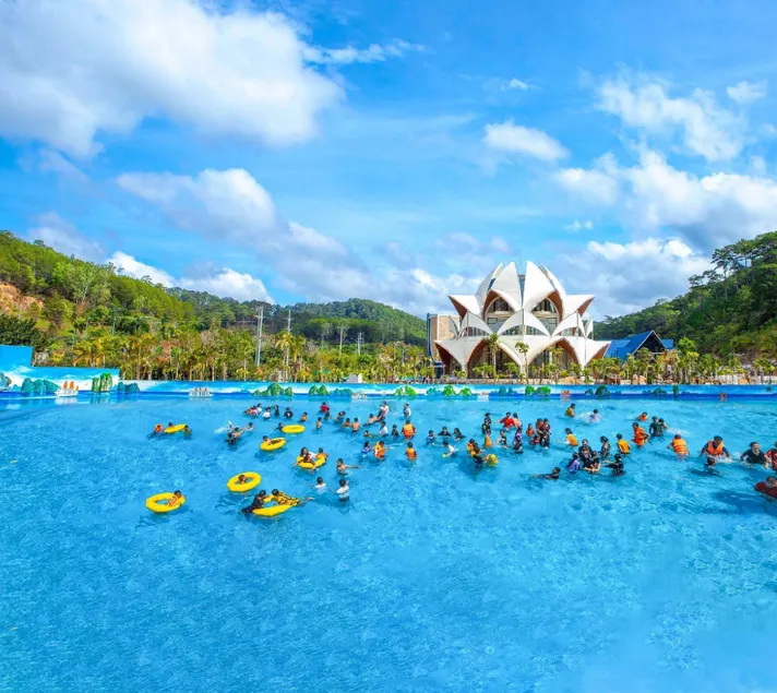 TEA RESORT PRENN - Image 1