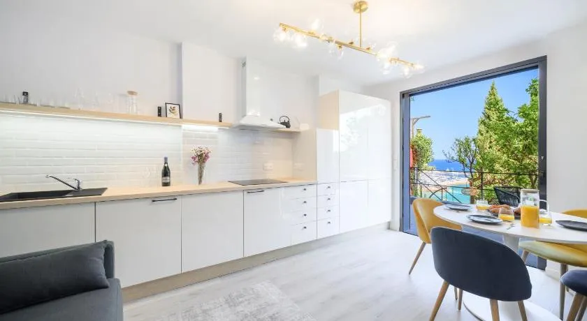 Proche Monaco, vue mer, accès plage et jardin privatif - Image 1