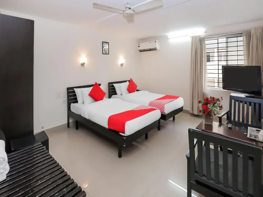 OYO Hotel Srinivas - Image 1