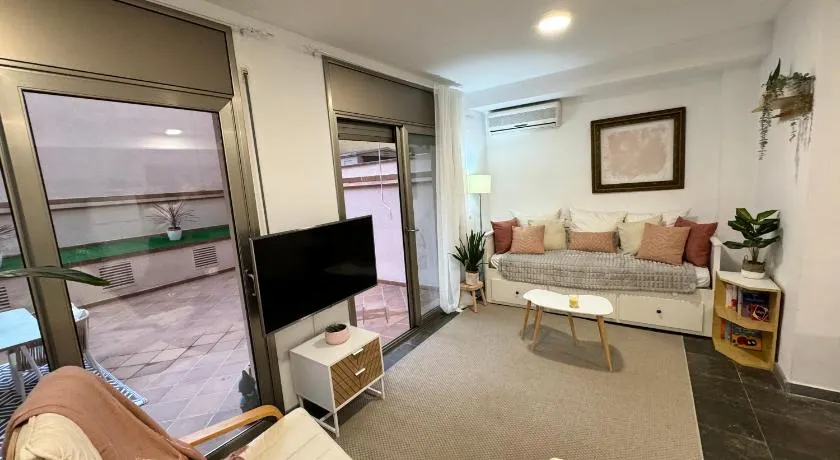 Private terrace 1BR apt - 4min walk to the beach - Image 1