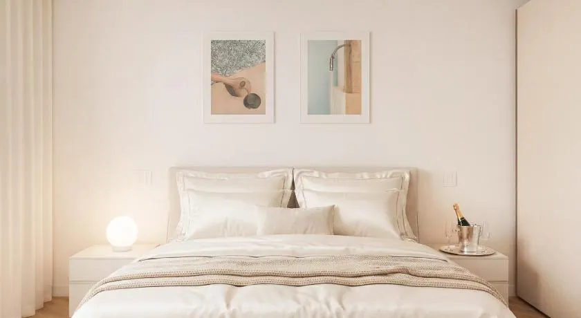 Design Apartment in Iseo Old Town with Private Parking and AC - Image 1