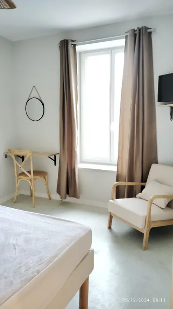 Studios ou Chambre SDB avec extérieur centre-ville Ribérac - Image 1