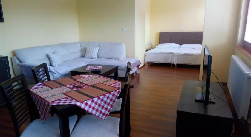 Guest House Mladosť - Image 1