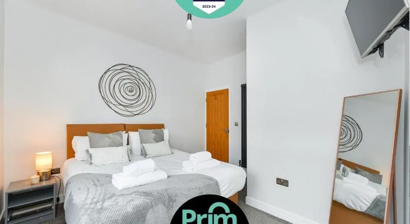 Long Eaton Modern 4bed House - Image 1