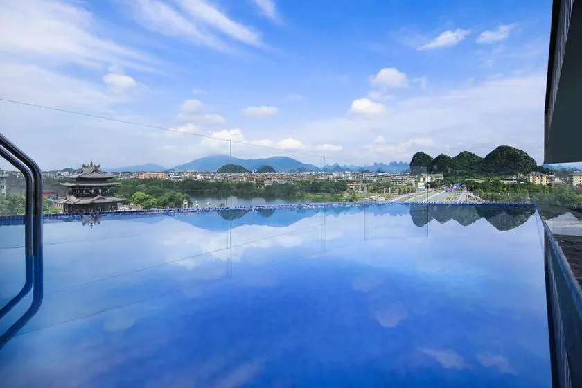Universal international hotel (Guilin Liangjiang Sihu Elephant Trunk Mountain Branch) - Image 1