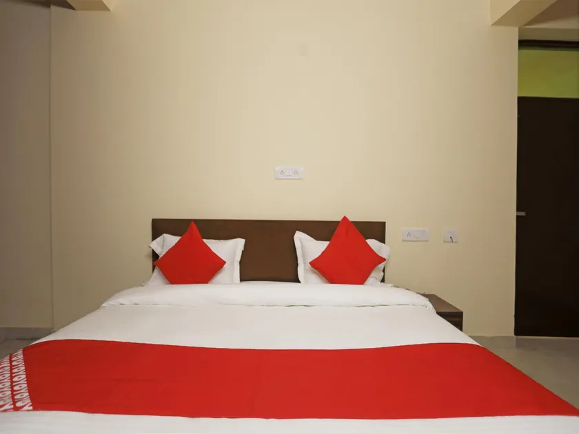 Hotel O TRIPLE CROWN - Image 1