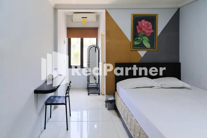 Dea Homestay Syariah at Kertomenanggal Surabaya Mitra RedDoorz - Image 1