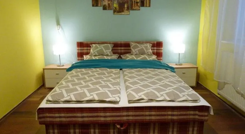 Zizi Apartman - Image 1