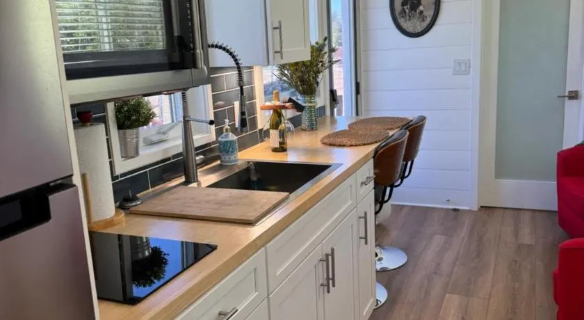 Horseshoe Tiny home - Image 1