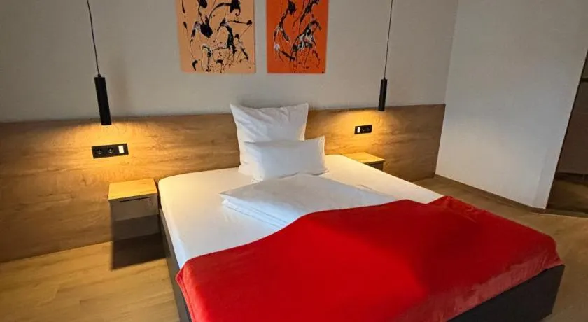 Schalls Bed and Breakfast - Image 1