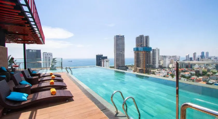 Cordial Grand Hotel Da Nang Beach - Infinity Rooftop Pool - Image 1