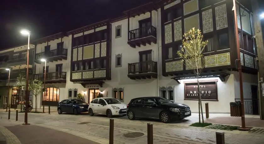 Anesis Hotel - Image 1