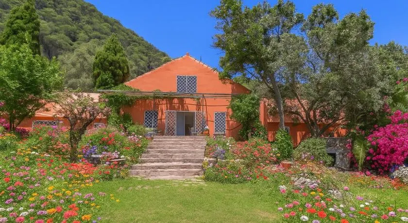 Casa Pájaro Colores in Bolonia - Image 1