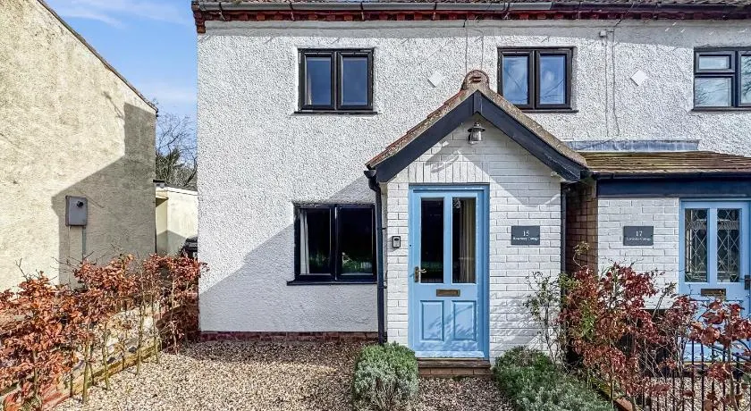 Lavender Cottage - Image 1