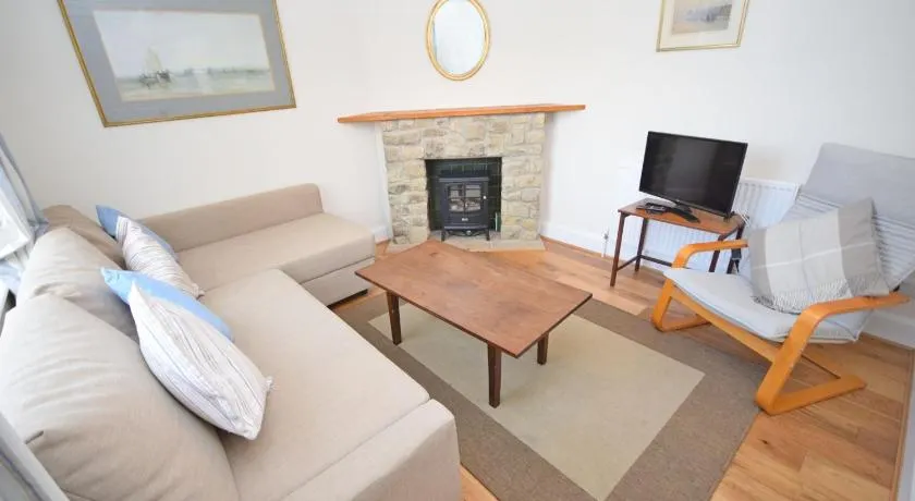 Leaview, Midhurst - Image 1