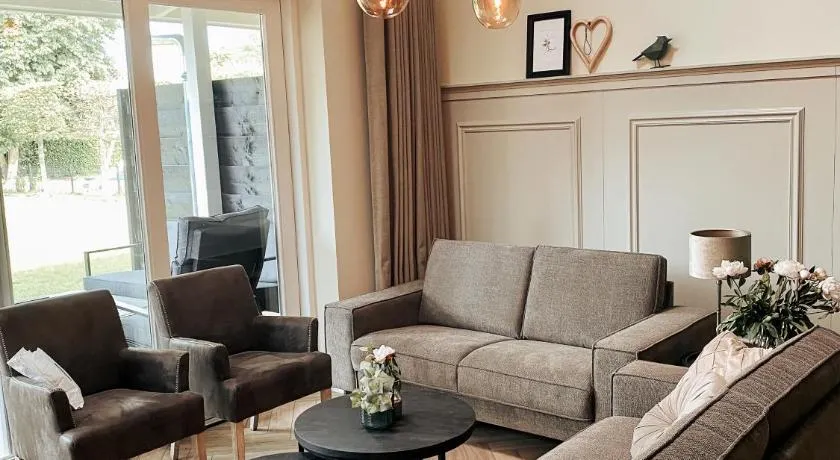 De Stamhoeve, luxe vakantiehuis, rustig gelegen bij de Loonse & Drunense Duinen tussen 's Hertogenbosch en Tilburg - Image 1