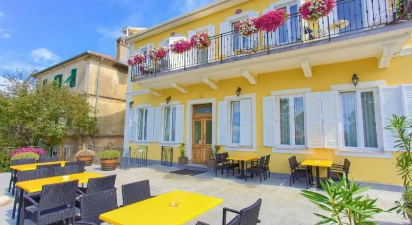 Frajona Apartments - Image 1