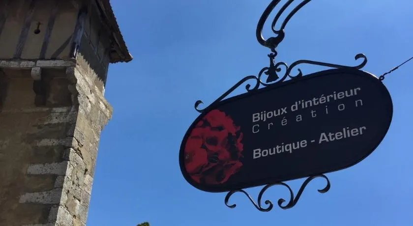 Au Bourg - Image 1