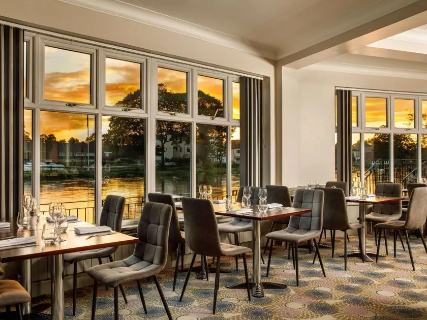 London Thames Lodge by Palette Resorts - Image 1