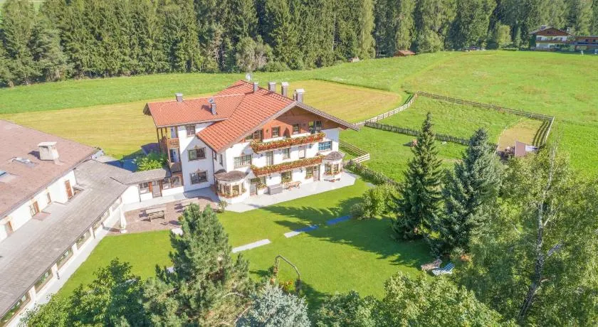 Hotel Hubertushof - Image 1