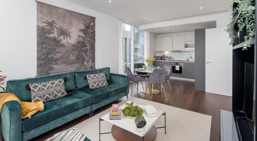 Luxurious Spacious 2Bed Suites Skyline River Views by Canary Wharf - Image 1