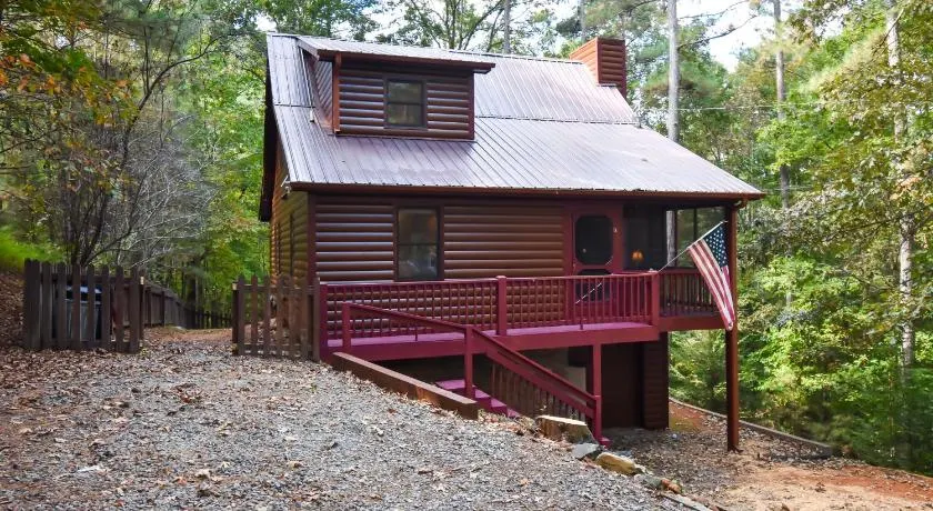 River's Creekside Cabin - Image 1