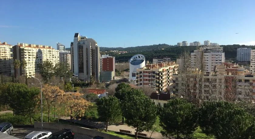 Apartamento novo muito confortável com vista Rio - Image 1