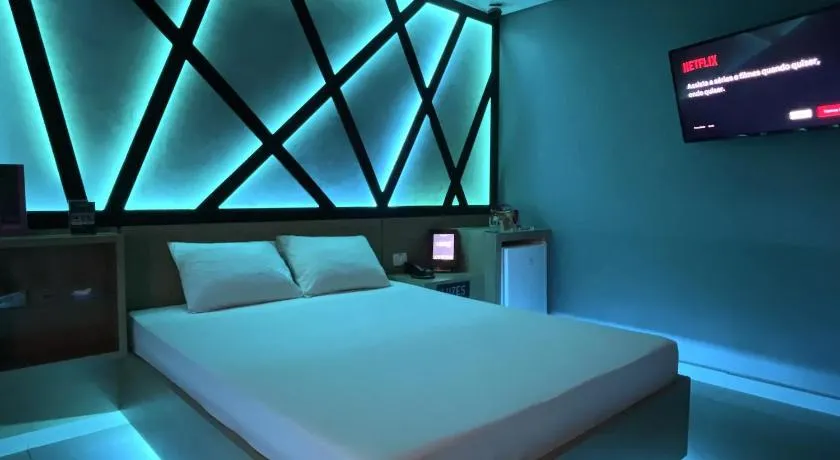 Luzes Motel - Image 1