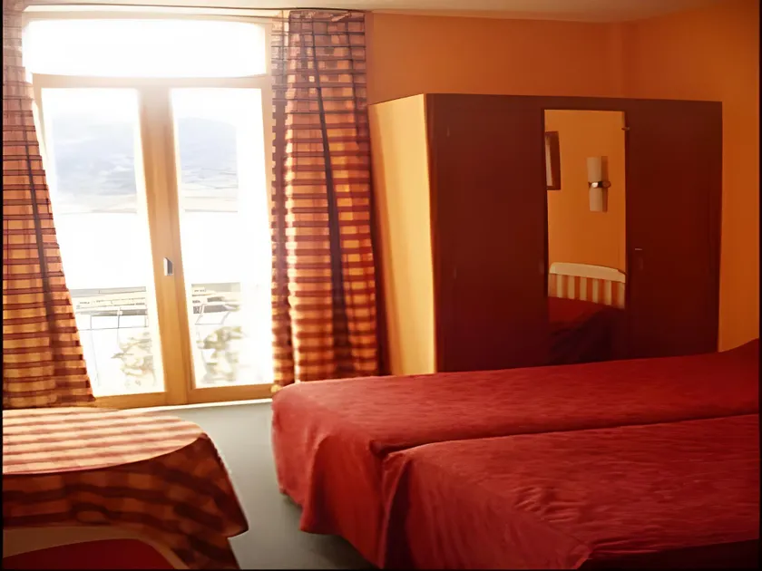 Hotel Bellevue - Image 1