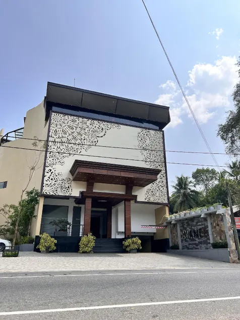 Avanee Hotel - Image 1