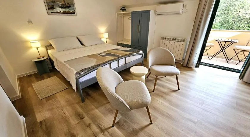 Pansion Ana - Image 1