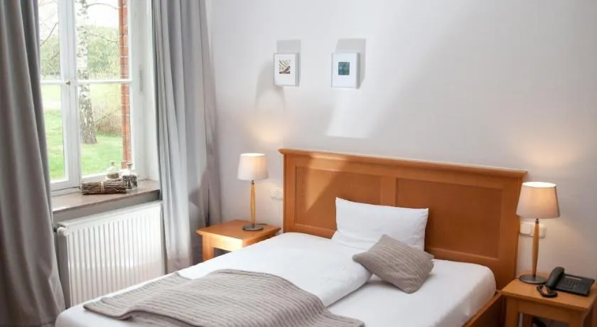 Hotel Alte Schule - Gasthaus Rose - Image 1