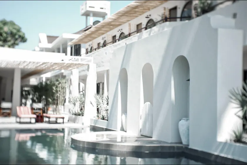 Meraki Oasis Hotel - Image 1