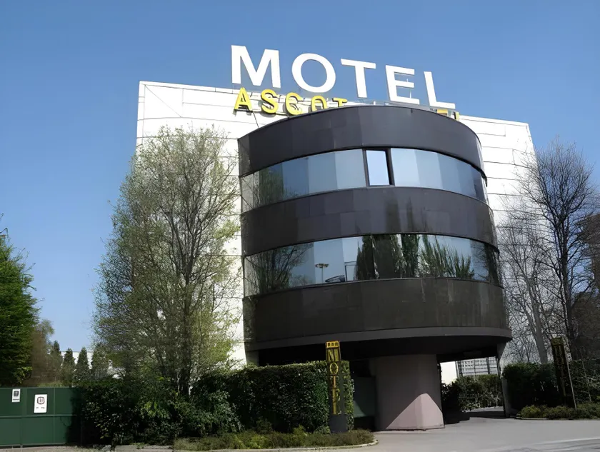 Hotel Motel Ascot - Image 1