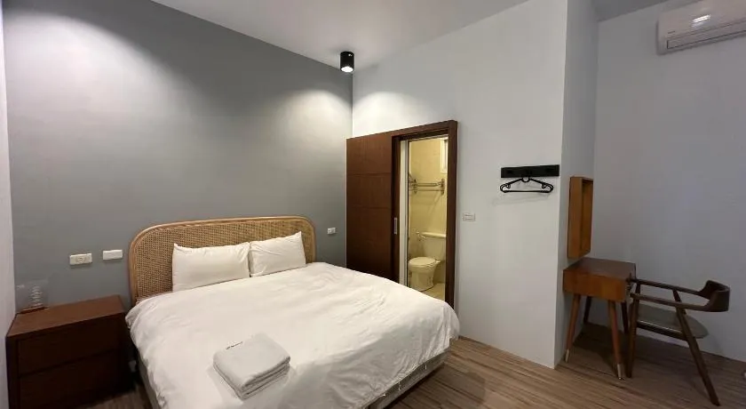 Snore Inn - Image 1