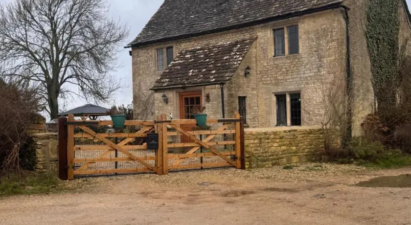 The Barn, Windrush - Image 1