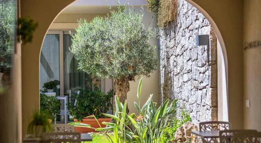 Domu Noa Hotel - Image 1