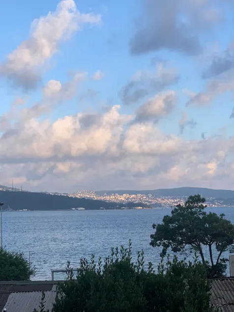 Sarıyer sahilde Deniz Manzaralı EV Sahile 15 Metre - Image 1