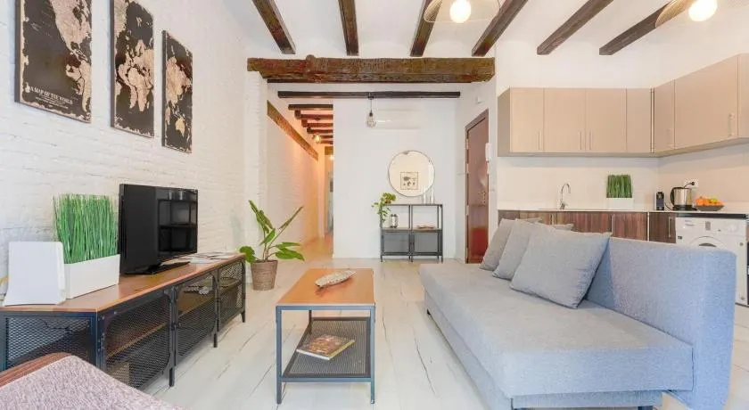 Botanical gardens apartment by Invalencia - Image 1