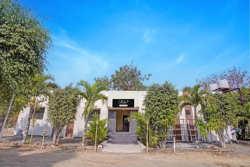 Super Collection O Tuljapur - Solapur Highway Formerly Royal Rooms - Image 1