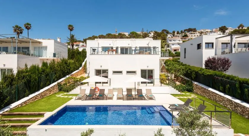 Voll ausgestattete Villa mit Terrasse, Garten und privatem Pool | Nah am Strand - Image 1