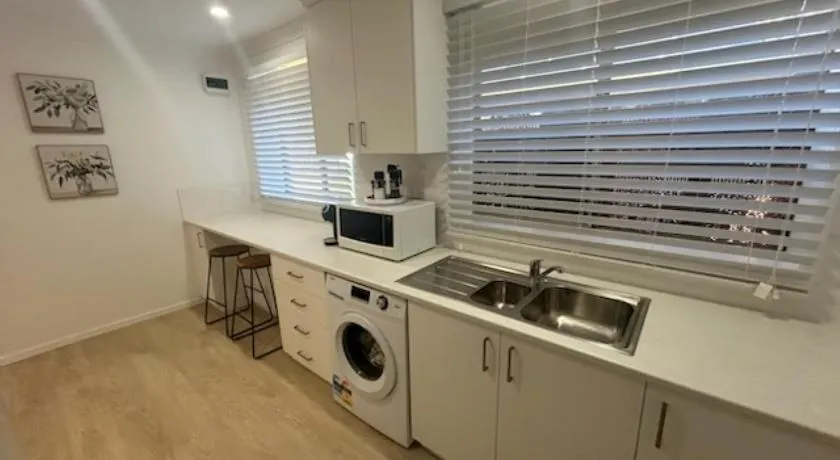 Birkdale Granny Flat - Image 1