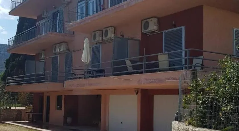 Athina Apartments Tolo - Image 1