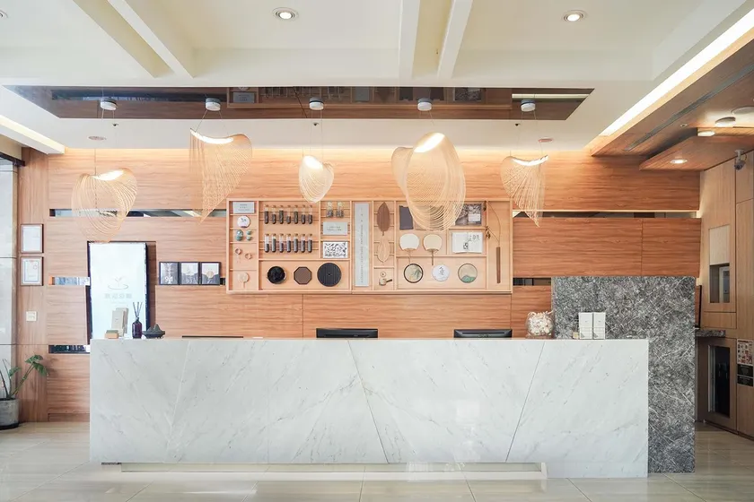 Green Hotel - Tea Way - Image 1