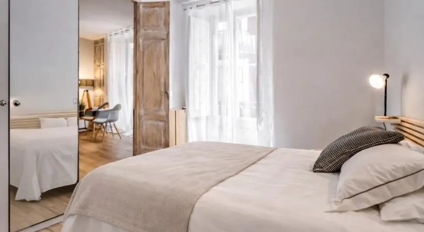 22CaLQuEROL Boutique centro suite lux - Image 1