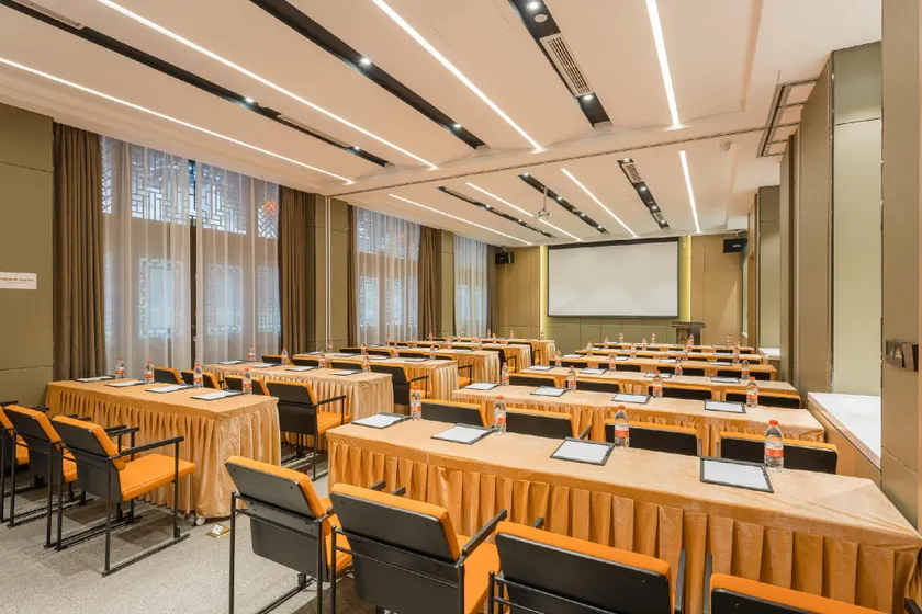 Atour Hotel Tongxiang Wuzhen - Image 1