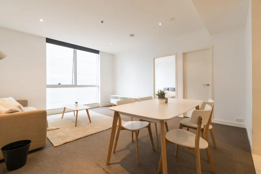 Melbourne CBD modern 1 bedroom, Sky pool freewifi - Image 1