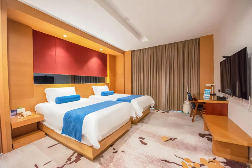 Oriental Shipu Business Hotel - Image 1