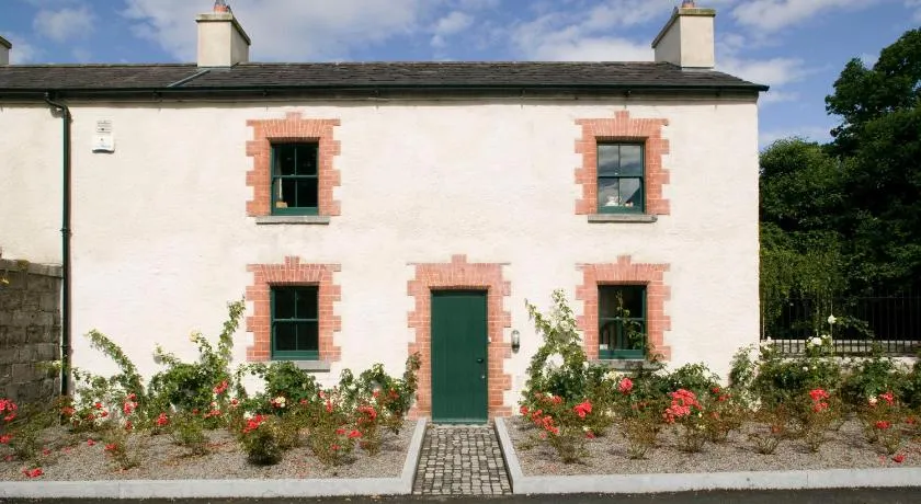 Castletown Gate House - Image 1